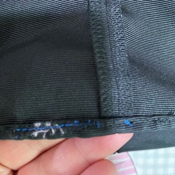 Express ladies a line skirt puffy kneelength, Black size 2 - Picture 13 of 13